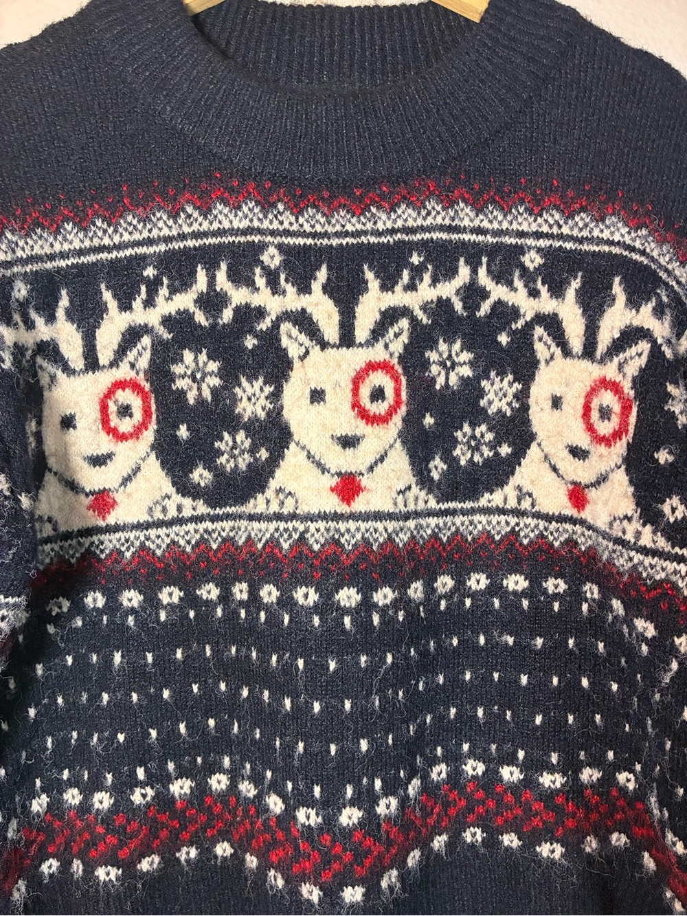 Women’s Long Sleeve Cozy Alpine Bullseye Dog Crewneck Pullover Sweater M NWOT - Picture 8 of 13